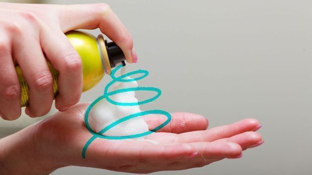 Schaumfestiger: Halt und Volumen für die Haare