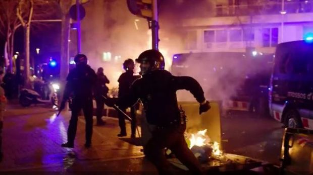 Spanien: Heftige Straßenschlachten nach Festnahme von Rapper
