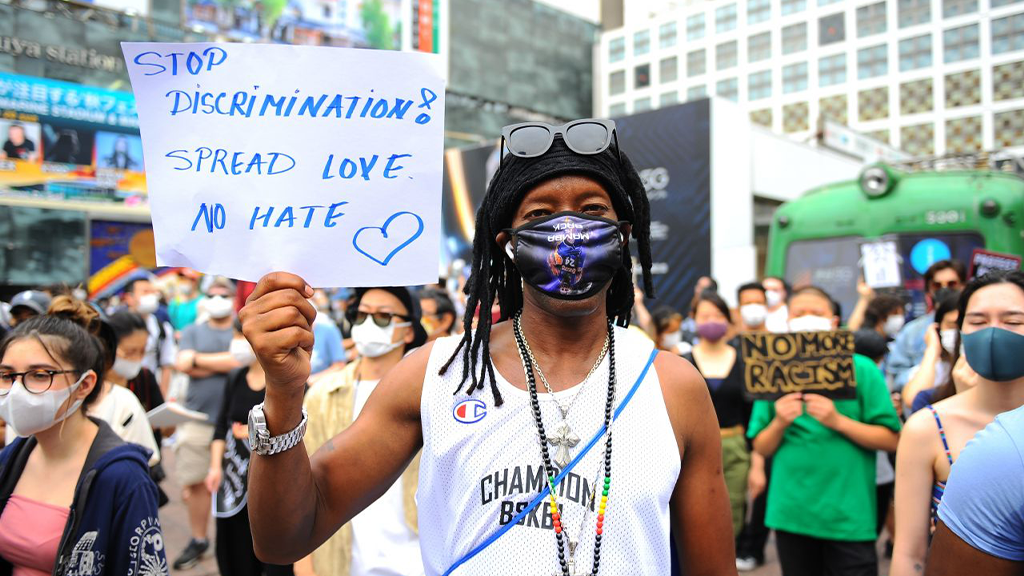 Demonstranten in Tokio. - Bildquelle: picture alliance / AA