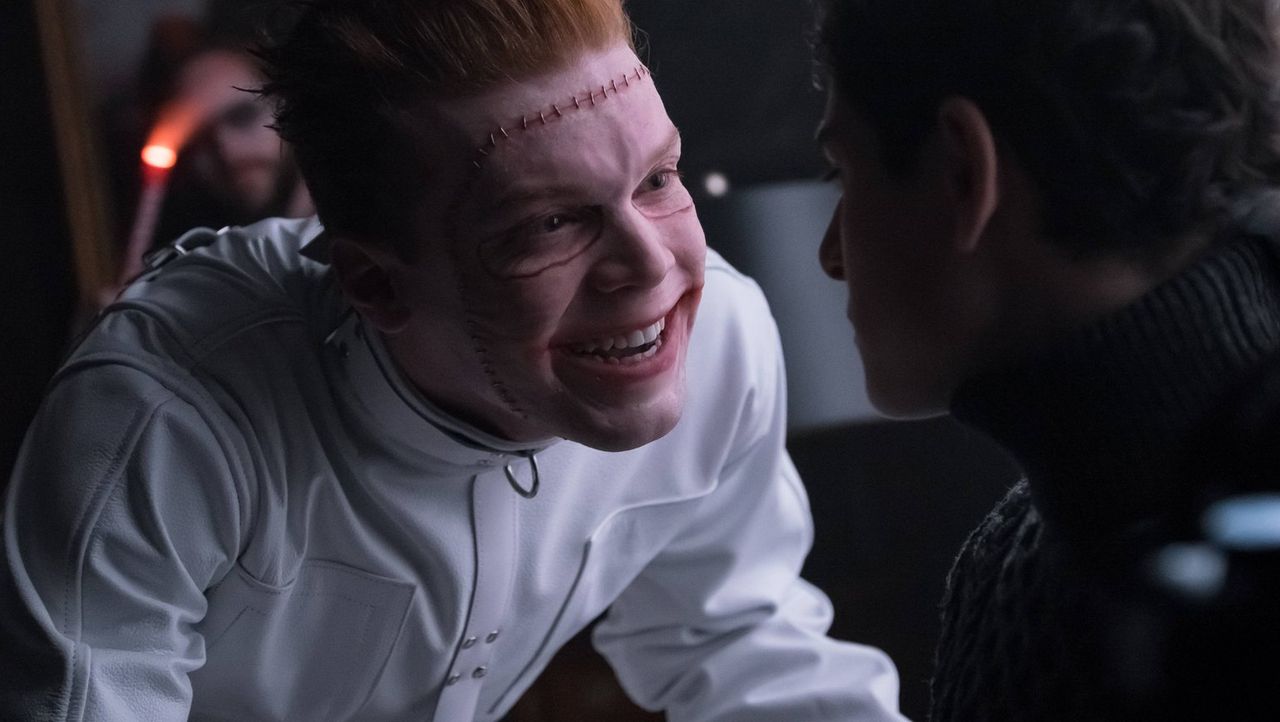 Gotham - Das Vögelchen, das lieben lernte - ProSieben