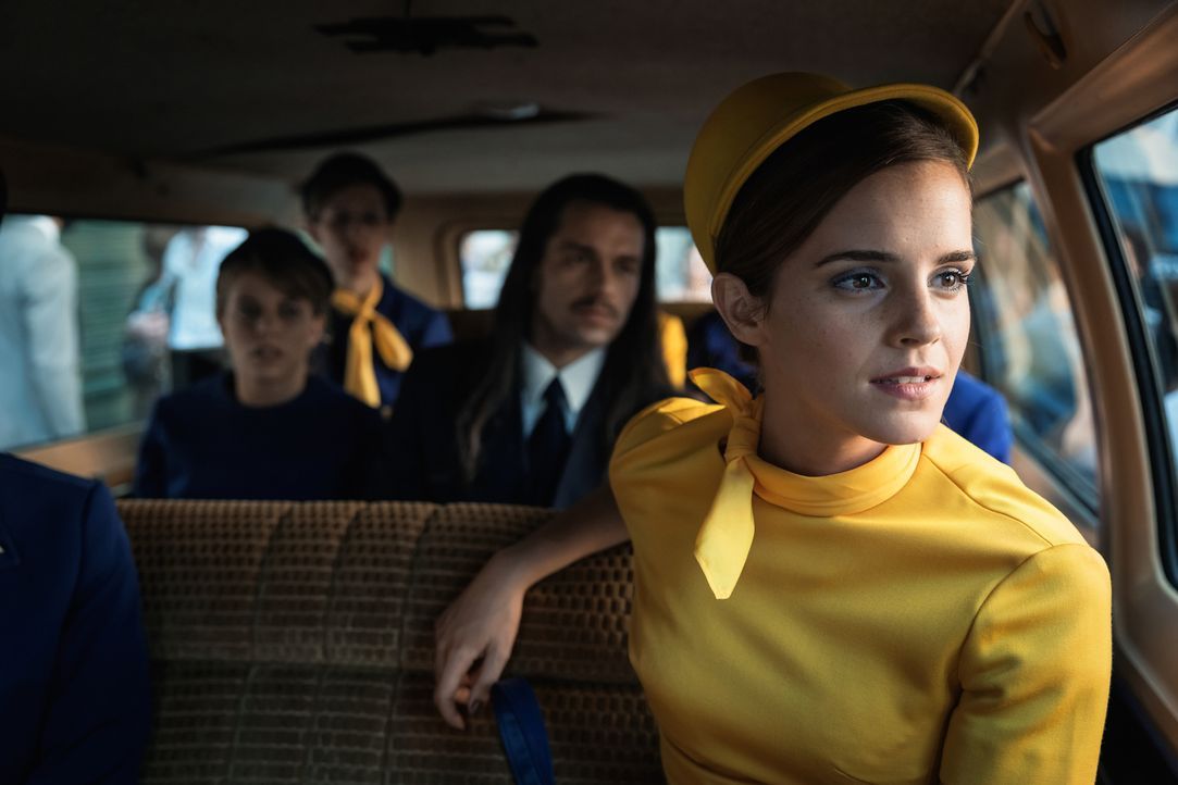 Noch freut sich die attraktive, junge Stewardess Lena (Emma Watson) auf ein paar schöne Tage in Santiago de Chile zusammen mit ihrem Freund, doch al... - Bildquelle: Majestic / Ricardo Vaz Palma