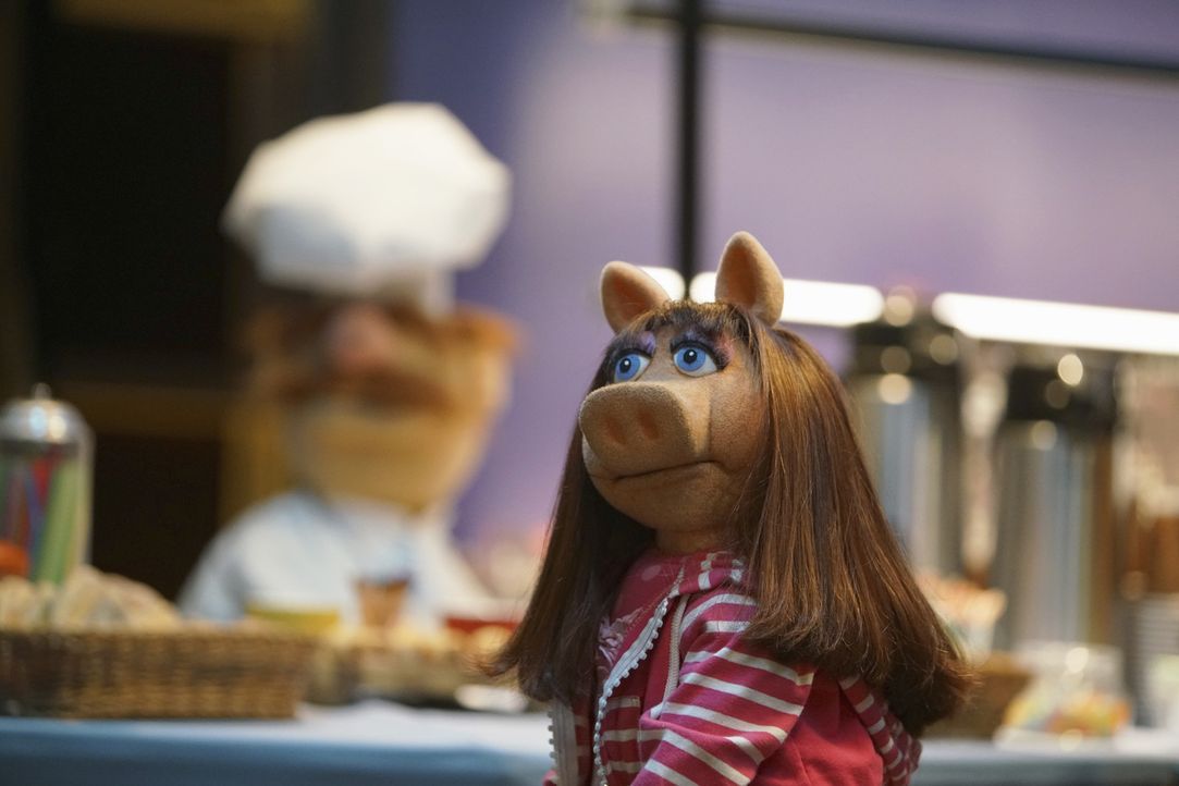 Kann Alinda Miss Piggy wieder aufmuntern? - Bildquelle: Andrea McCallin ABC Studios