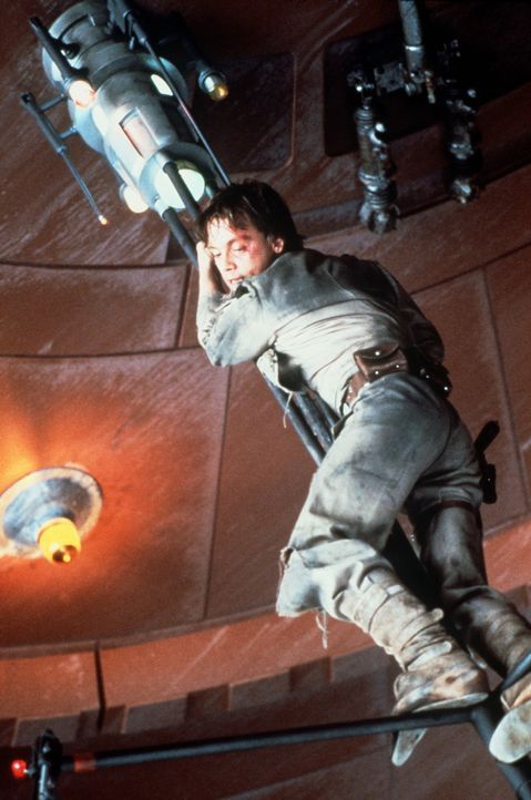 Als er seinen Freunden zur Hilfe eilt, gerät Luke Skywalker (Mark Hamill) selber in Bedrängnis ... - Bildquelle: Lucasfilm LTD. & TM. All Rights Reserved.