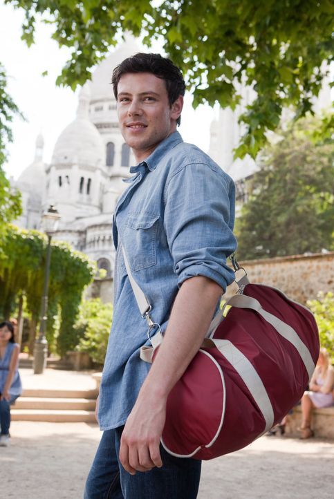 Will sich bei Emma entschuldigen und macht sich deshalb auf den Weg nach Paris: Owen (Cory Monteith) ... - Bildquelle: Larry D Horricks 2011 Twentieth Century Fox Film Corporation. All rights reserved.