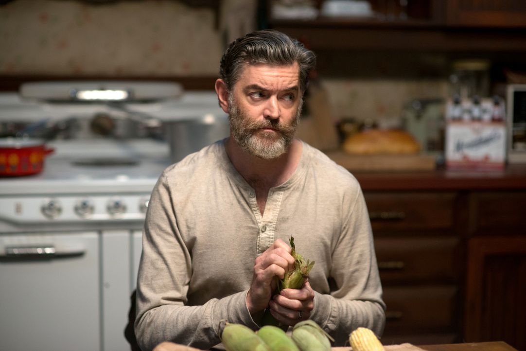 Nur Cain (Timothy Omundson) hat eine Waffe, mit dem die Ritter der Hölle, also auch Abaddon, getötet werden können ... - Bildquelle: 2013 Warner Brothers