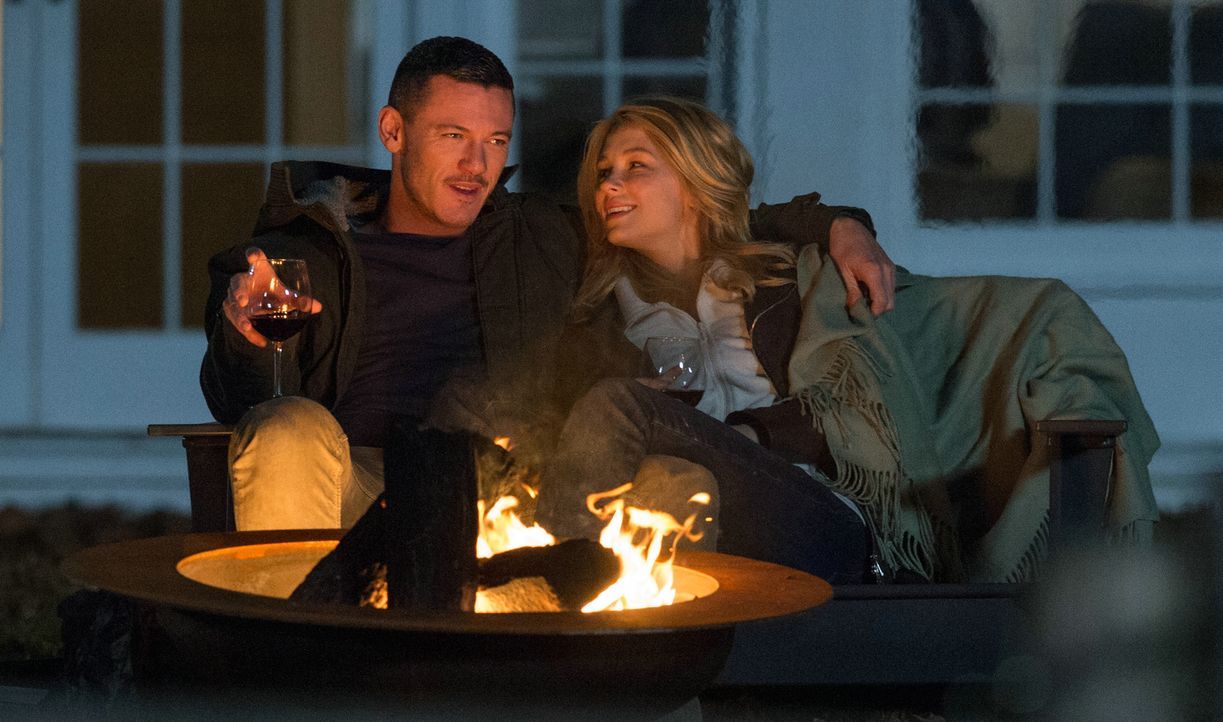 Scott (Luke Evans, l.); Megan (Haley Bennett, r.) - Bildquelle: 2016 Constantin Film Verleih GmbH