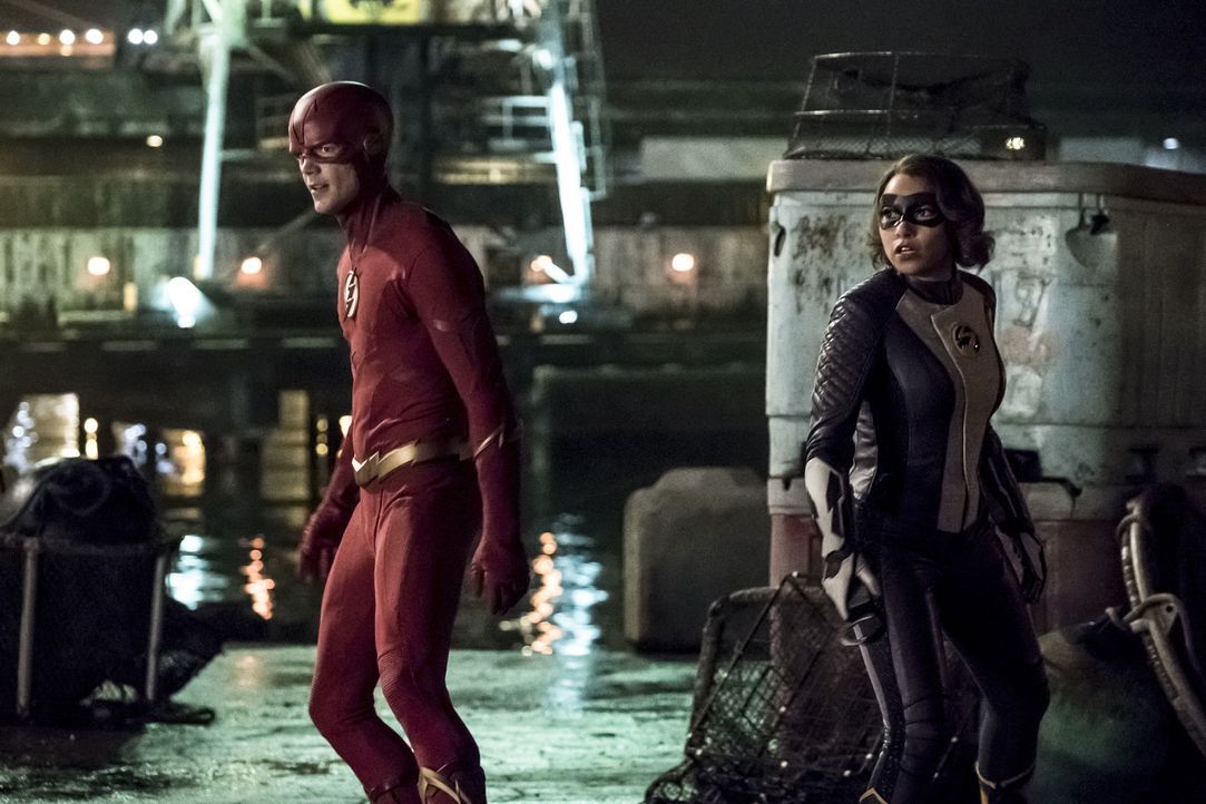 Barry alias The Flash (Grant Gustin, l.); Nora alias XS (Jessica Parker Kennedy, r.) - Bildquelle: Katie Yu © 2018 The CW Network, LLC. All rights reserved. / Katie Yu