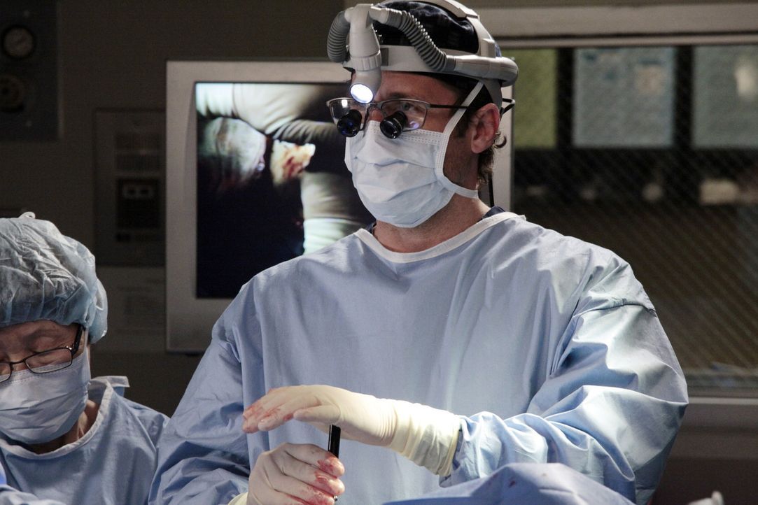 Behandelt einem Patienten, der einen Teil seines Schädels verloren hat: Derek (Patrick Dempsey) ... - Bildquelle: Touchstone Television