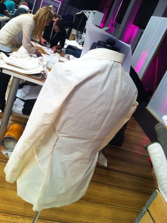Fashion-Hero-Epi01-Backstage-Emanuel-Bell - Bildquelle: Emanuel Bell