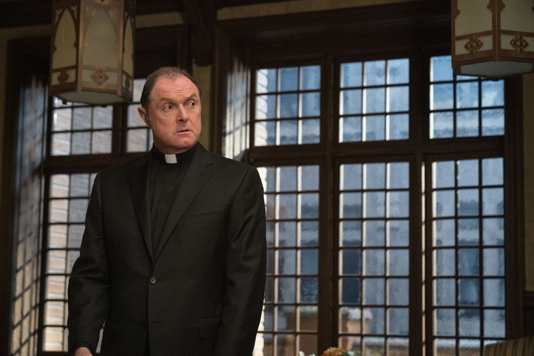 Monsignor Matthew Korecki (Boris McGiver) - Bildquelle: Elizabeth Fisher 2019 CBS Broadcasting, Inc. All Rights Reserved / Elizabeth Fisher