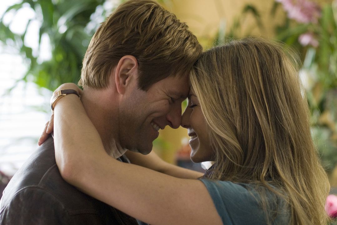 Hat ihre Liebe eine Chance? Eloise (Jennifer Aniston, r.) und Burke (Aaron Eckhart, l.) - Bildquelle: Universal Pictures
