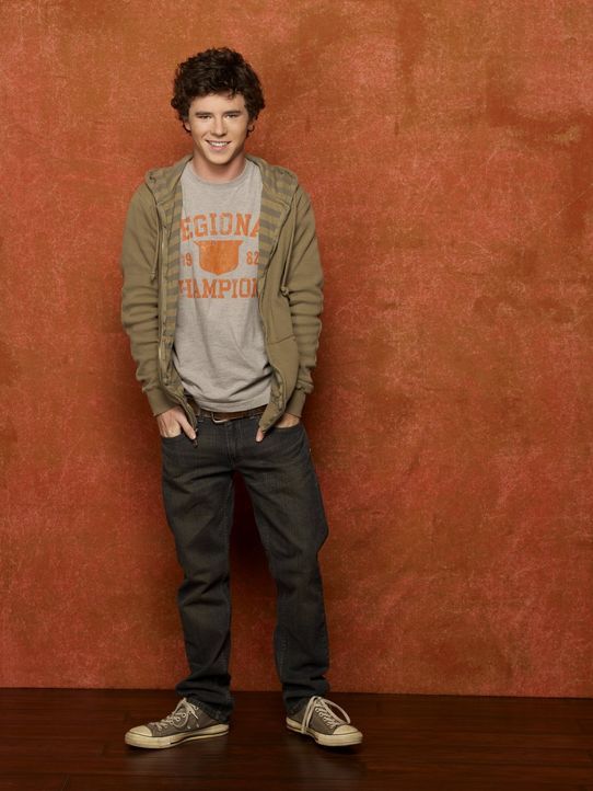 (2. Staffel) - Er ist nicht immer ein Mustersohn, hat das Herz aber am rechten Fleck: Axl (Charlie McDermott) ... - Bildquelle: Warner Brothers