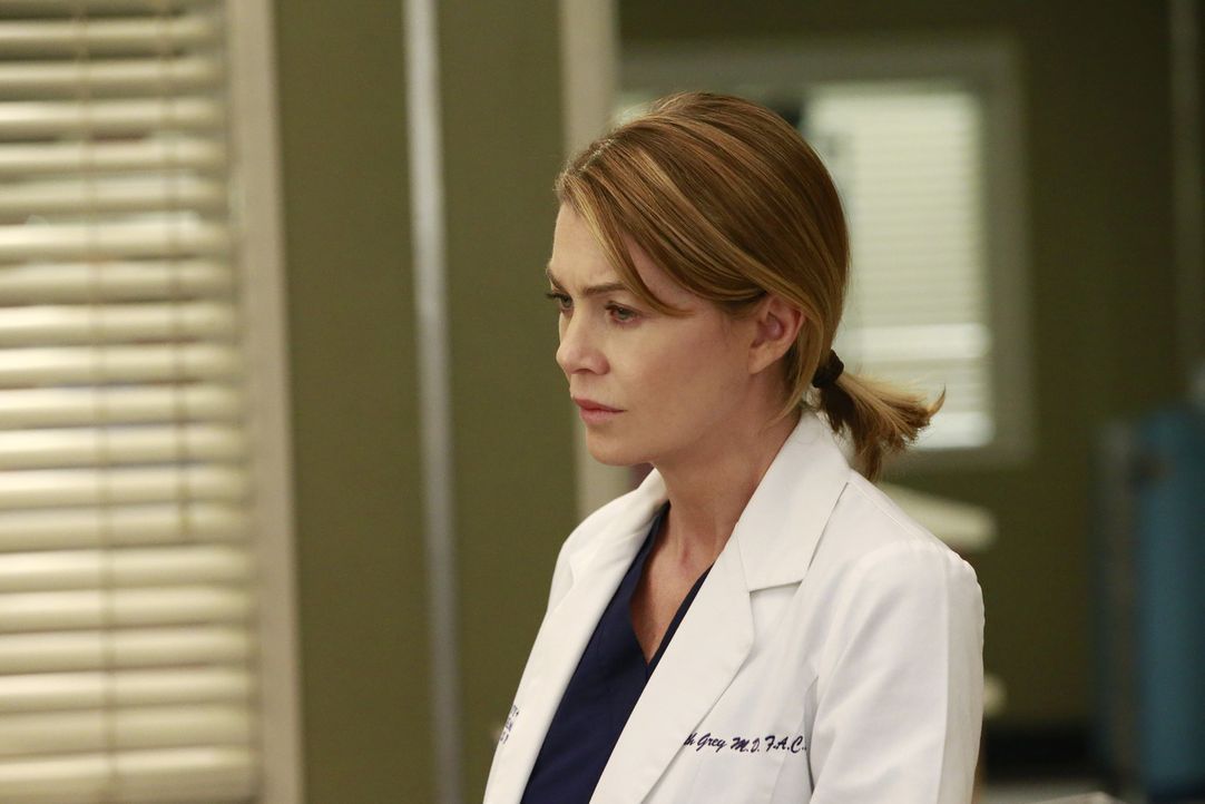 Eine von Merediths (Ellen Pompeo) ersten Patientinnen kommt mit einem Aneurysma ins Krankenhaus ... - Bildquelle: Mitchell Haaseth ABC Studios