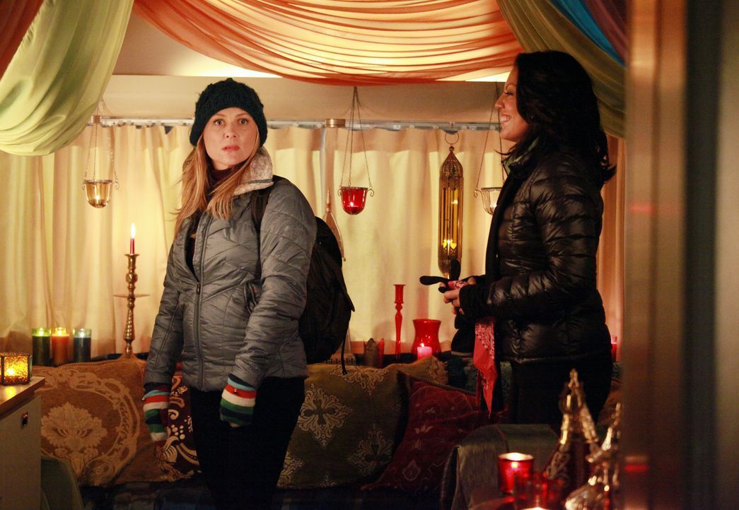 Wird die Überraschung aufgehen? Callie (Sara Ramirez, r.) und Arizona (Jessica Capshaw, l.) - Bildquelle: ABC Studios