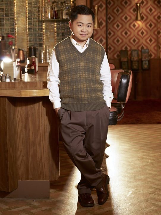 (5. Staffel) - Hat im Diner nicht immer alles im Griff: Han (Matthew Moy) ... - Bildquelle: Warner Bros. Television