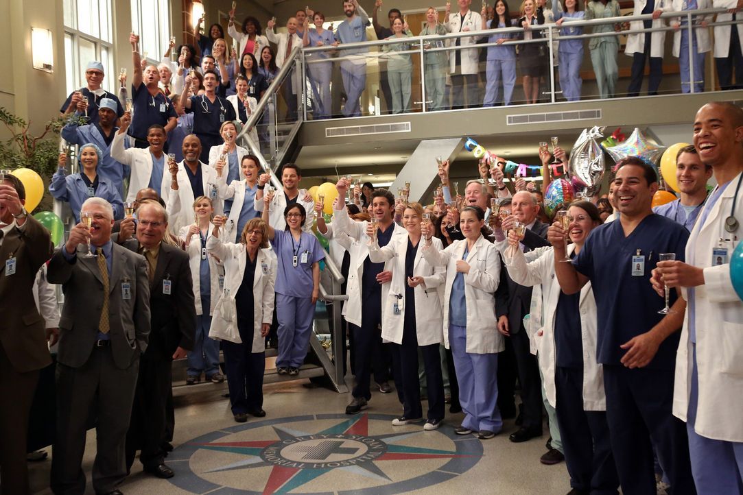 Die ganze Belegschaft des Krankenhauses feiert Cristina, die für den Harper Avery Award nominiert ist ... - Bildquelle: ABC Studios