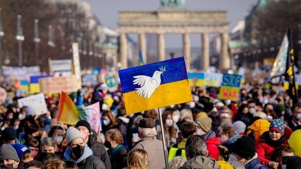 Mehr als Hunderttausend Menschen demonstrieren in Berlin
