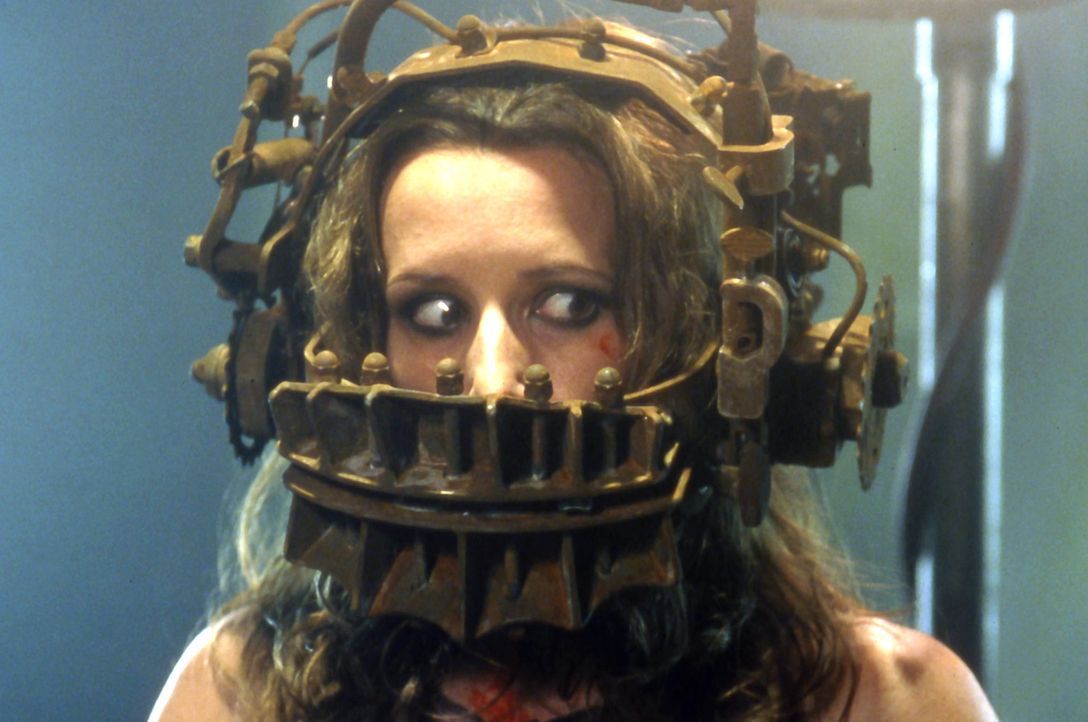 In der Hand eines eiskalten Psychopathen: Die Drogensüchtige Amanda (Shawnee Smith) muss einen Schlüssel suchen, um die Apparatur auf ihrem Kopf z... - Bildquelle: Twisted Pictures