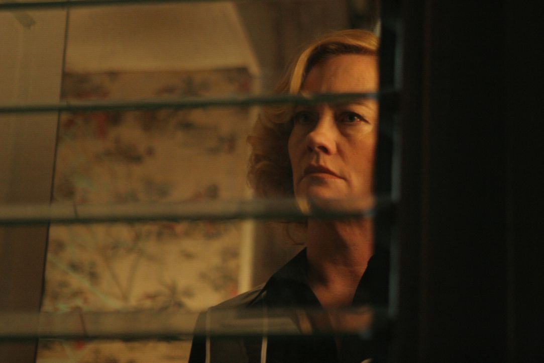 Nach außen ist Cass (Cybill Shepherd) die typische, biedere Hausfrau einer Vorstadtsiedlung. In ihrem Inneren jedoch verbirgt sie einen Vulkan an G... - Bildquelle: Sony Pictures Television International. All Rights Reserved.