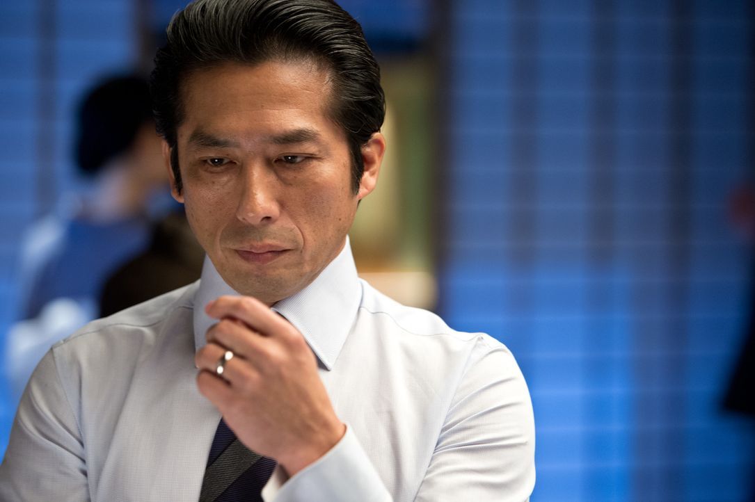 Shingen (Hiroyuki Sanada) gefällt es überhaupt nicht, dass sich Logan in seine Halbschwester verliebt hat, die noch dazu das Vermögen des Vaters gee... - Bildquelle: Ben Rothstein 2013 Twentieth Century Fox Film Corporation. All rights reserved.