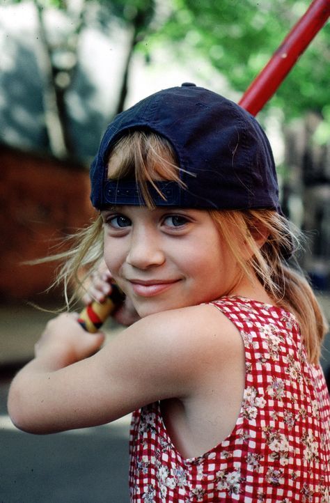 Amanda Lemmon (Mary-Kate Olsen) ist Waise und lebt in einem Kinderheim in New York City. Eines Tages lernt sie ein kleines Mädchen kennen, das ihr... - Bildquelle: Warner Bros.
