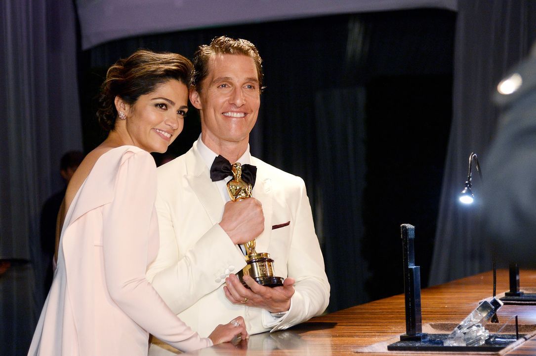 Oscars-Governors-Ball-Camilla-Alves-Matthew-McConaughey-140302-getty-AFP - Bildquelle: getty-AFP