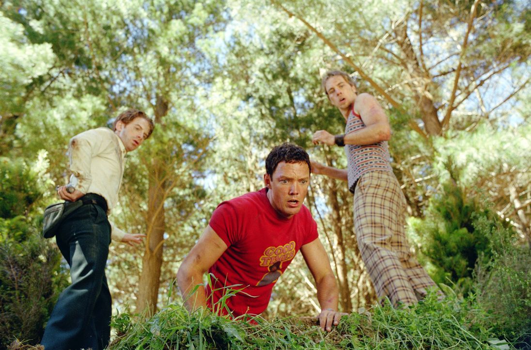 Mit einem Kanu machen sich die drei Freunde (v.l.n.r.) Dan (Seth Green), Jerry (Matthew Lillard) und Tom (Dax Shepard) auf die Schatzsuche - denn To... - Bildquelle: Paramount Pictures