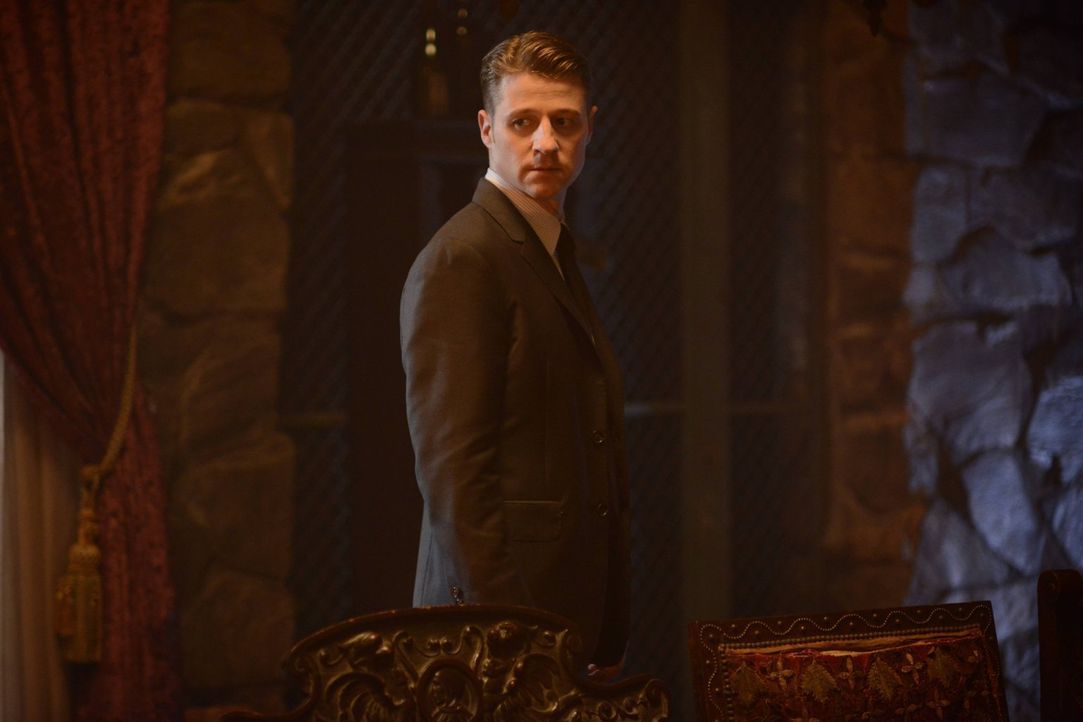 Obwohl Gordon (Ben McKenzie) zwischenzeitlich zum Streifenpolizisten degradiert wurde, bekommt er noch weitere Probleme mit seinem Erzfeind Loeb, de... - Bildquelle: Warner Brothers