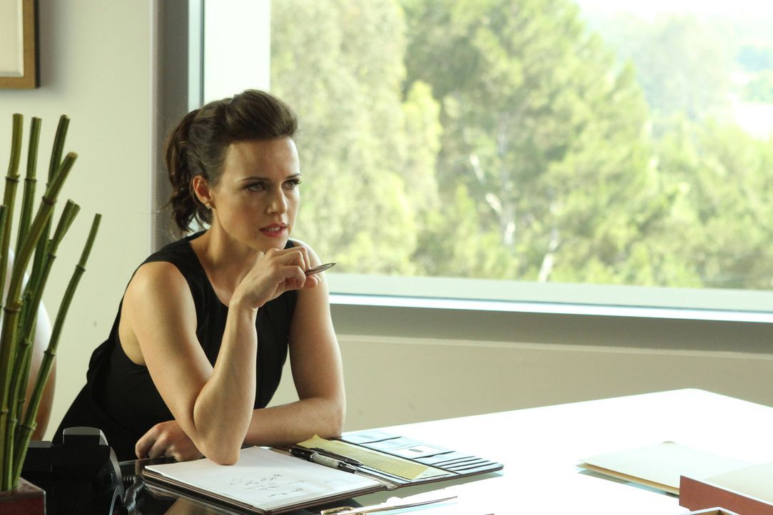 Beginnt mit Schmidt ein ganz besonderes Verhältnis: Emma (Carla Gugino) ... - Bildquelle: 2012 Twentieth Century Fox Film Corporation. All rights reserved.