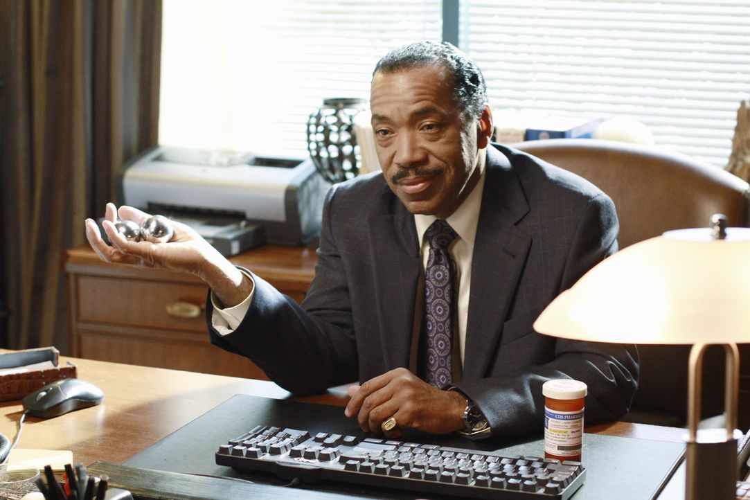 Auf Sheldons Empfehlung geht Charlotte zu Larry Cannon (Obba Babatundé) zur Therapie. Der hat aber selbst ein Problem und verschreibtihr nur eine R... - Bildquelle: ABC Studios