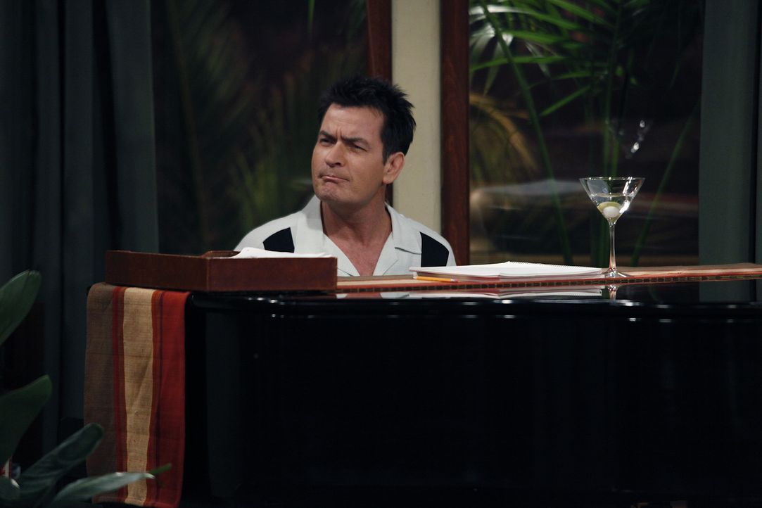 Lyndsey sagt Alan, dass sie ihn liebt und fragt ob er sie auch liebe. Nach einigem zögern gesteht auch Alan seiner Freundin die Liebe für sie ein.... - Bildquelle: Warner Bros. Television