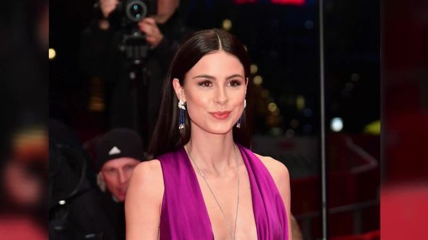 Sexy Auftritt Lena Meyer Landrut Zeigt Sich Mit Tiefem Dekolleté 