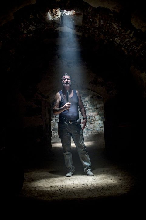Wer in seine Fänge gerät, wünscht sich nur eines: einen schnellen Tod! Serienkiller Mick Taylor (John Jarratt) ... - Bildquelle: Mark Rogers 2013