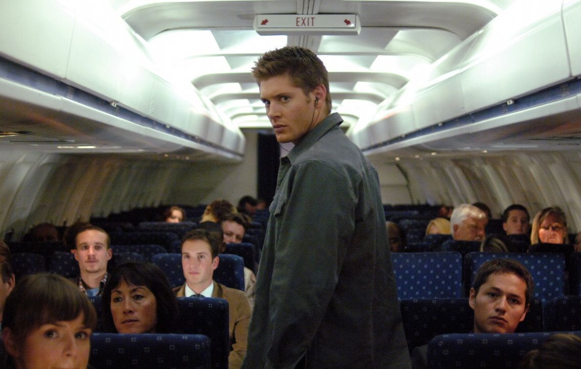 Eine Jagd nach einem Dämon, der gnadenlos tötet beginnt: Dean (Jensen Ackles, M.) ... - Bildquelle: Warner Bros. Television