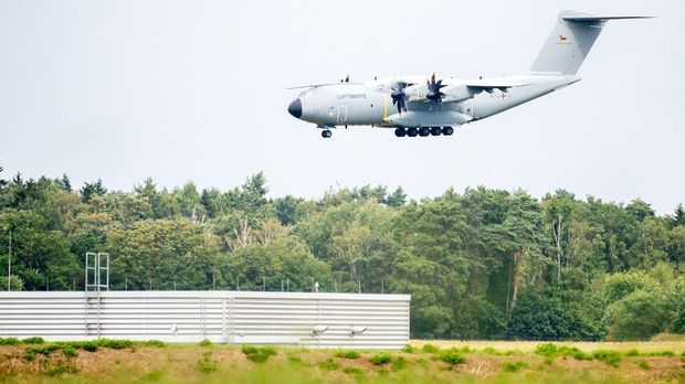 Zweite Bundeswehrmaschine rettet 125 Menschen