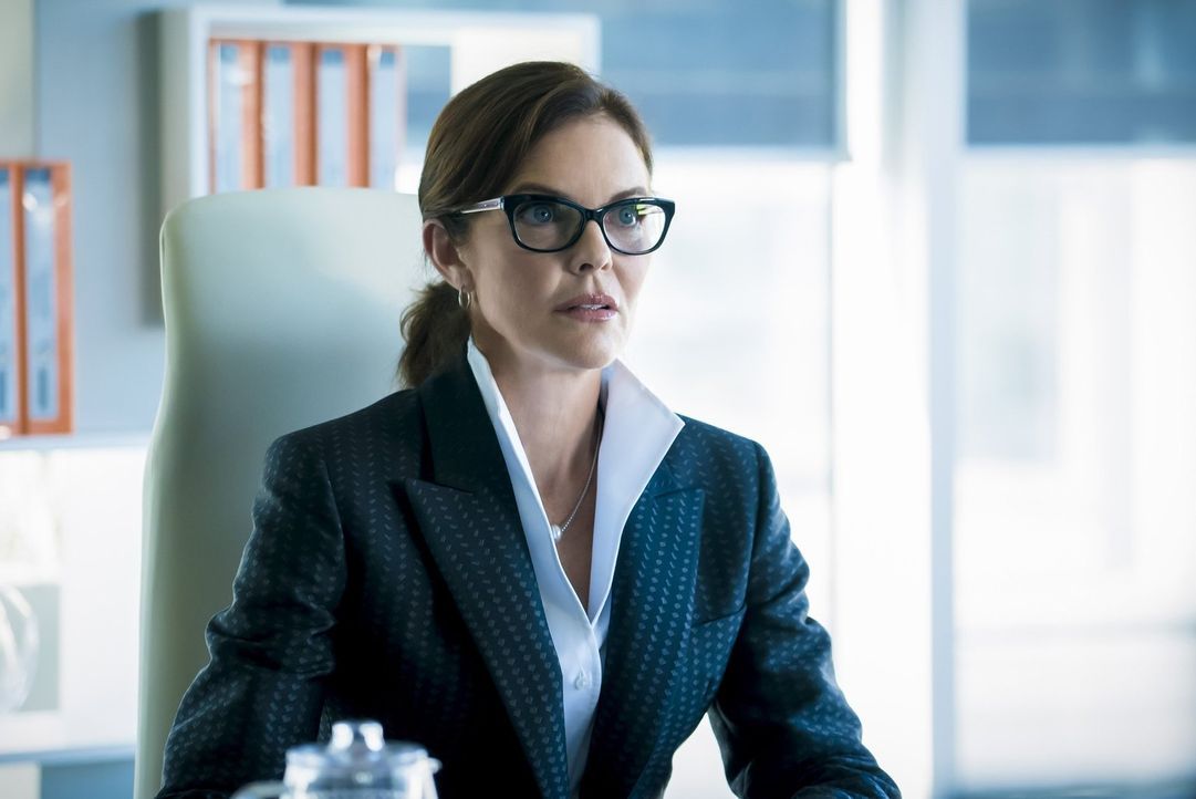Das Verhältnis zwischen Dr. Carla Tannhauser (Susan Walters) und ihrer Tochter ist mehr als kompliziert. Wird auch dieses Zusammentreffen im Streit... - Bildquelle: 2016 Warner Bros.