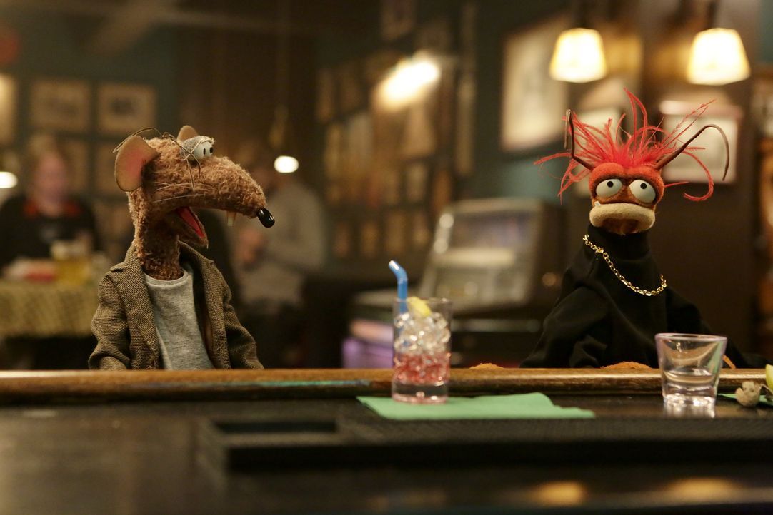 Sind gekränkt, da Gonzo wieder viel Zeit mit Camilla verbringt: Pepe (r.) und Rizzo (l.) ... - Bildquelle: Nicole Wilder ABC Studios