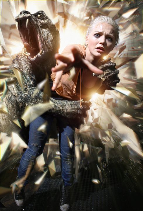Wird Abby (Hannah Spearritt) sich aus den Fängen der Urzeitmonster befreien können? - Bildquelle: ITV Plc