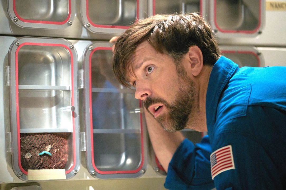 Last man. Последний человек на земле. Последний человек сериал. Jason Sudeikis last man. Майк Миллер последний человек на земле.