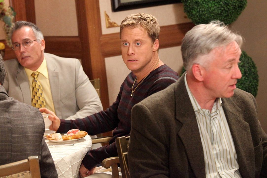 Muss mit ansehen, wie Dallas aus dem Country Club geworfen wird: Noah (Alan Tudyk, M.) ... - Bildquelle: Warner Brothers