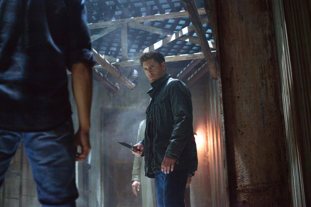 Als Dean (Jensen Ackles) immer wieder glaubt, Castiel zu sehen, beginnt er an seinem Verstand zu zweifeln. Zu Recht? - Bildquelle: Warner Bros. Television
