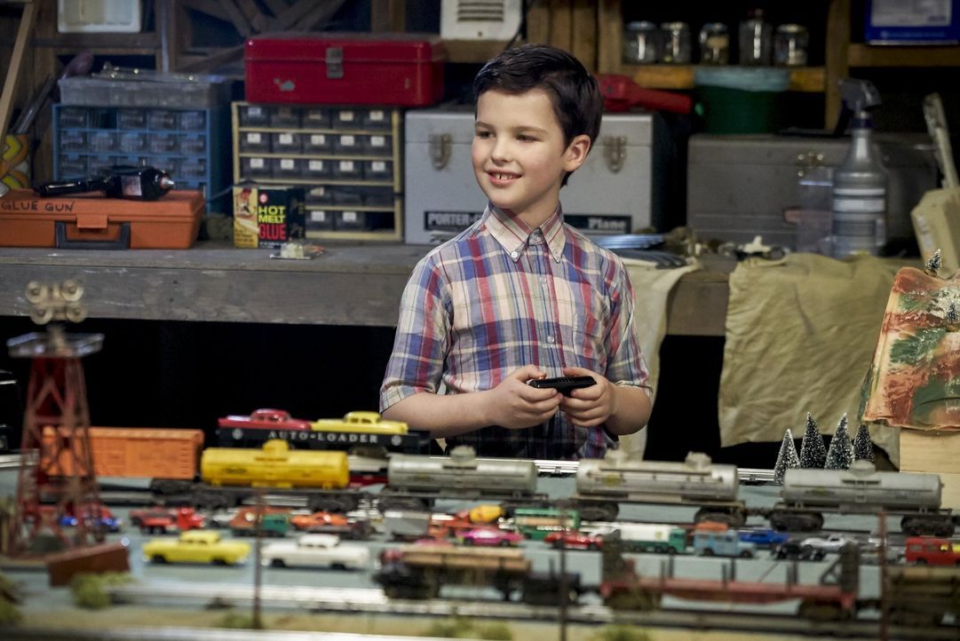 Während andere Kinder den Sommer draußen verbringen und Abenteuer erleben wollen, hat Sheldon (Iain Armitage) ganz andere Vorstellungen von einer sc... - Bildquelle: Warner Bros.