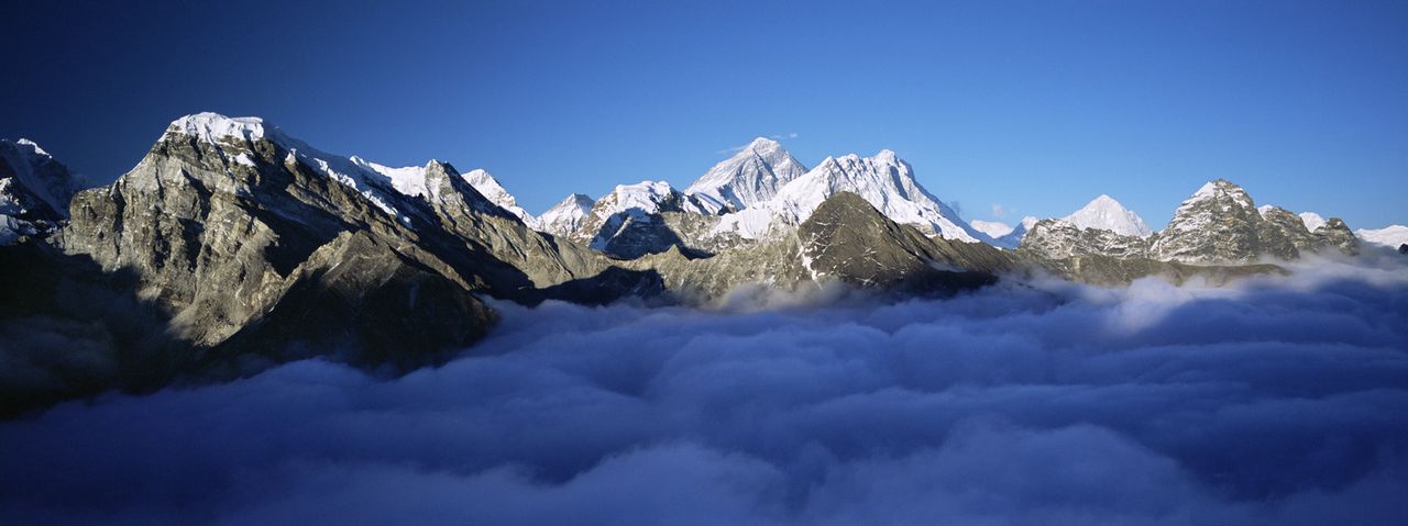 Im Himalaya befinden sich zehn der vierzehn höchsten Berge der Welt, der Achttausender. Dort müssen Jungfernkraniche den gefährlichen Flug von Ti... - Bildquelle: Martyn Colbeck