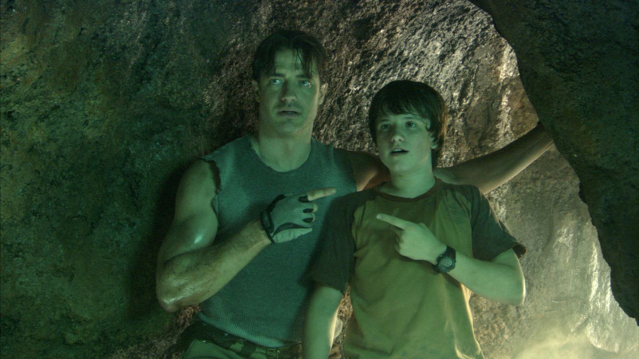 Trevor (Brendan Fraser, l.) geht auf große Entdeckungsreise mit seinem 13-jährigen Neffen Sean (Josh Hutcherson, r.) ... - Bildquelle: 2007 New Line Productions, Inc. and Walden Media, LLC.