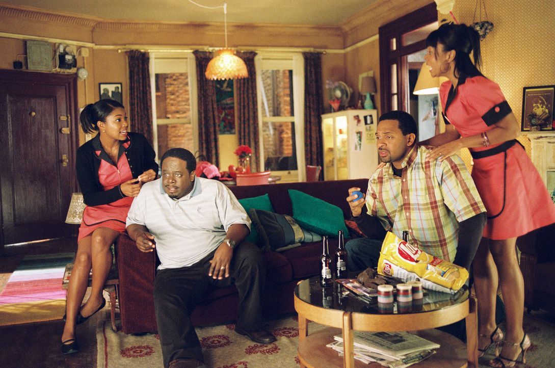 Der erfolgreiche Ralph (Cedric "the Entertainer", 2.v.l.) plant, zusammen mit seiner Frau Alice (Gabrielle Union, l.) und dem befreundeten Ehepaar E... - Bildquelle: TM &   2006 Paramount Pictures. All Rights Reserved.