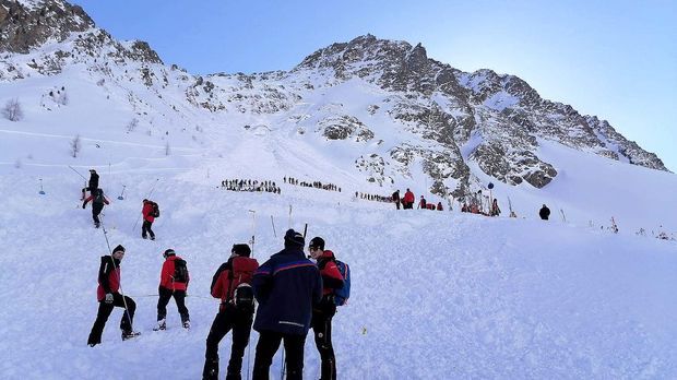 Fünf Tote bei Lawinenunglück in Tirol