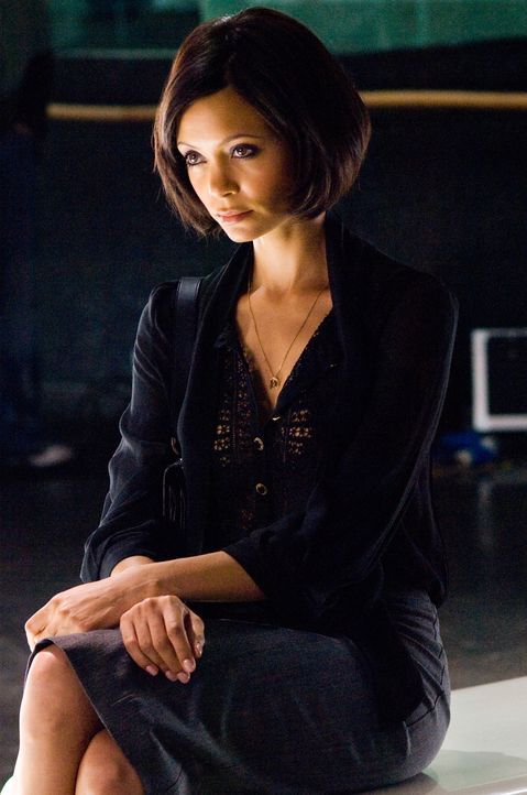 Eine gewiefte Buchhalterin: Stella (Thandie Newton) wickelt alle Männer um den Finger ... - Bildquelle: Warner Bros.