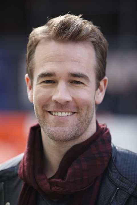 Um Chloes Wünsche zu erfüllen, setzt James (James Van Der Beek) sogar seinen Charme und Bekanntheitsgrad ein ... - Bildquelle: 2012 American Broadcasting Companies. All rights reserved.