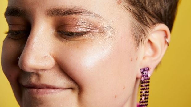 6 Schritte für ein elfenhaftes Glitter-Make-up