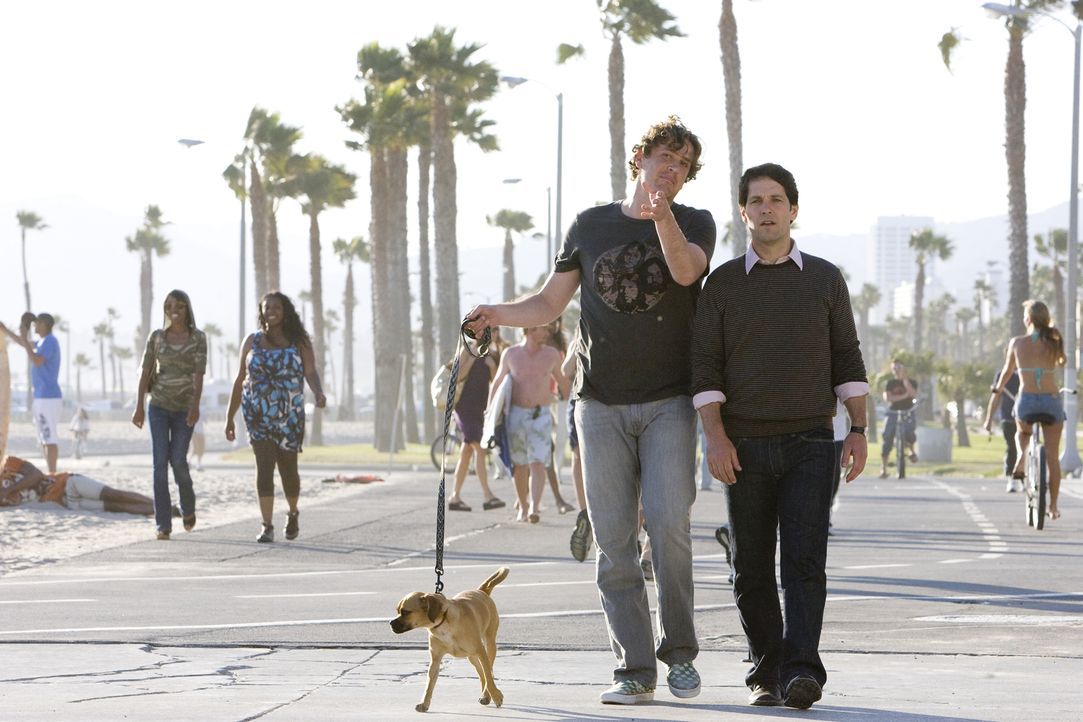 Peter (Paul Rudd, r.) und Sidney (Jason Segel, l.) verstehen sich auf Anhieb gut, doch schon bald wird ihre Freundschaft so eng, dass sie sogar zur... - Bildquelle: (2009) DW STUDIOS L.L.C. ALL RIGHTS RESERVED
